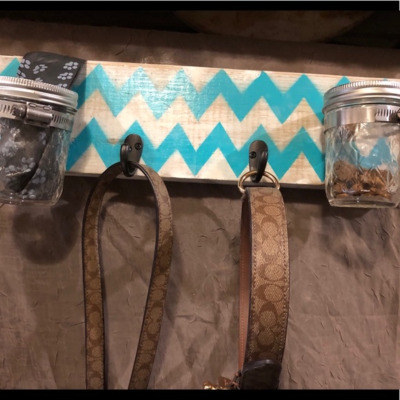 πΆ π₯ Custom Made Leash and Treat Holders!! π₯πΆ - Picture 3 of 13
